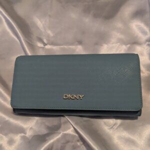 DKNY continental flap wallet....like new